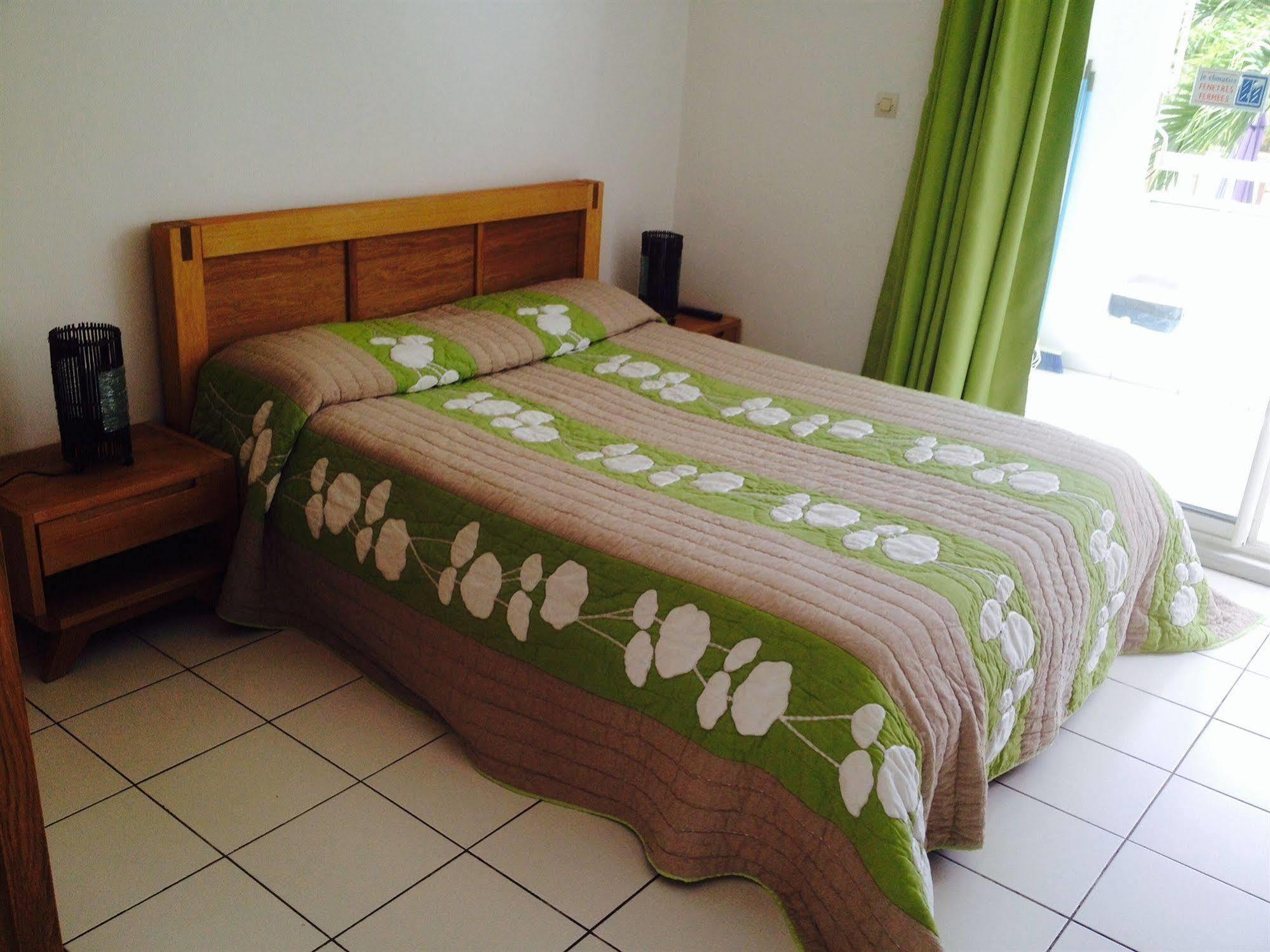 Les Creolines Aparthotel Сен-Лу Екстериор снимка